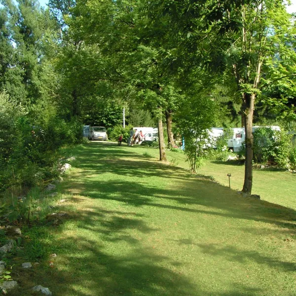camping-larc-en-ciel-isre-3f2qm