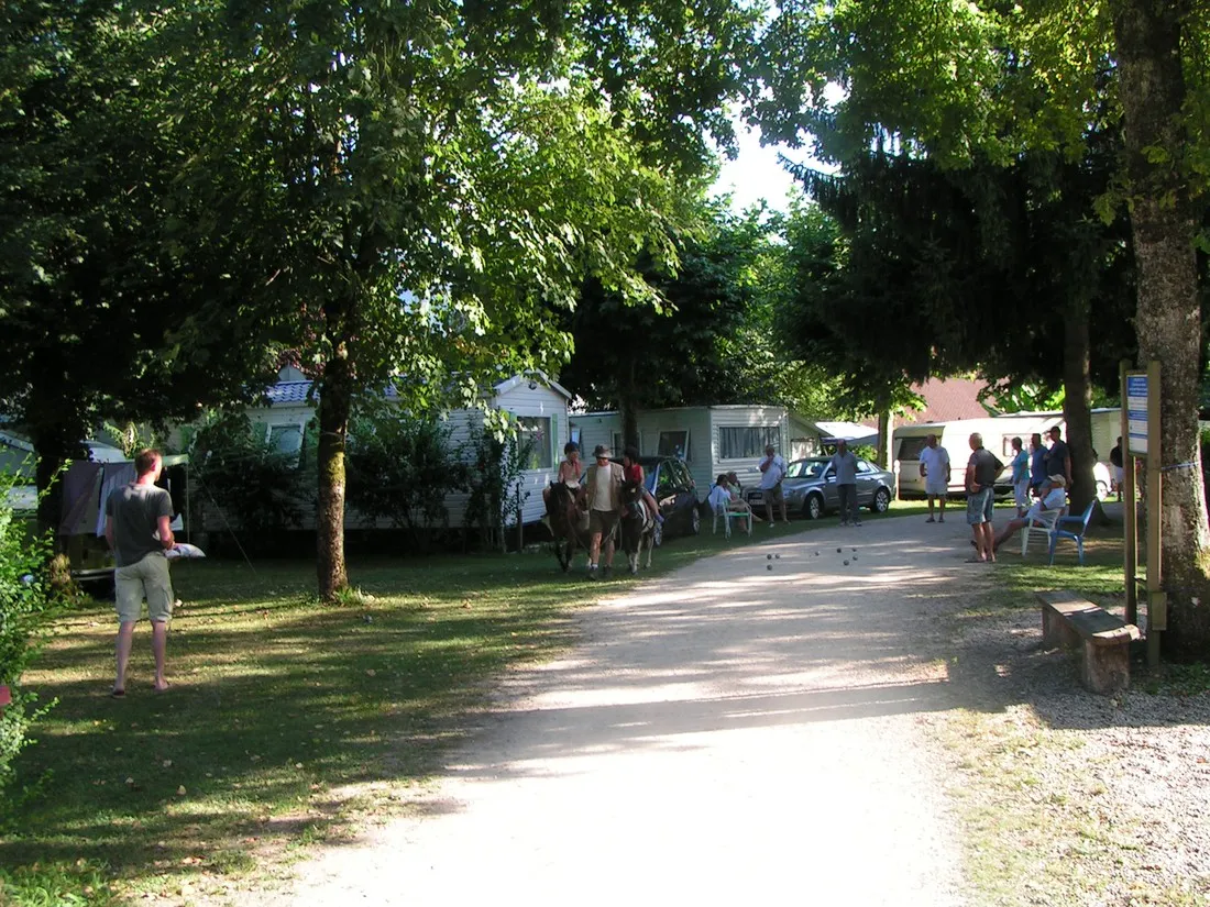 camping-larc-en-ciel-isre-peegw