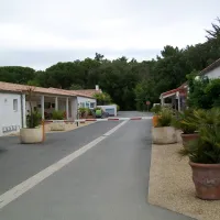 camping-la-grainetiere-la-flotte-en-r-utx6w