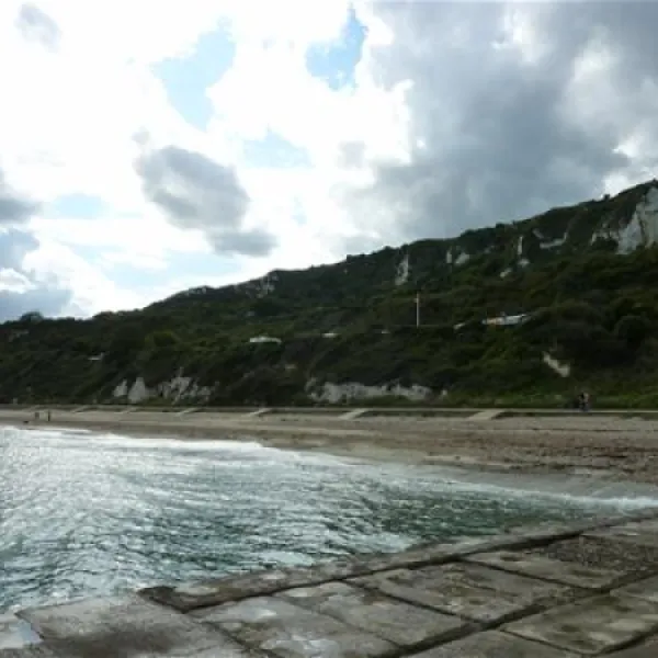 camping-caravanning-club-site-folkestone-folkestone-6d3dx