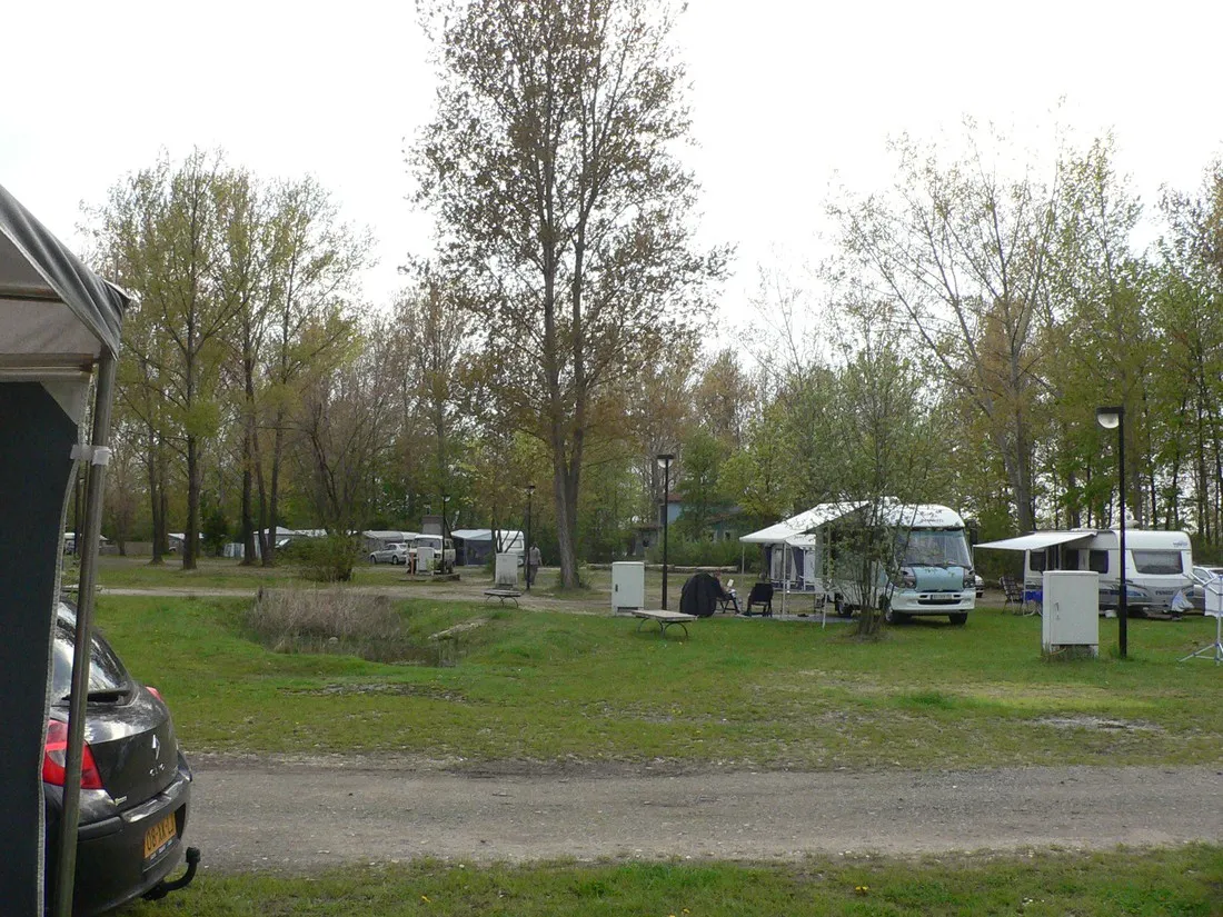 camping-am-kulkwitzer-see-leipzig-92j1g