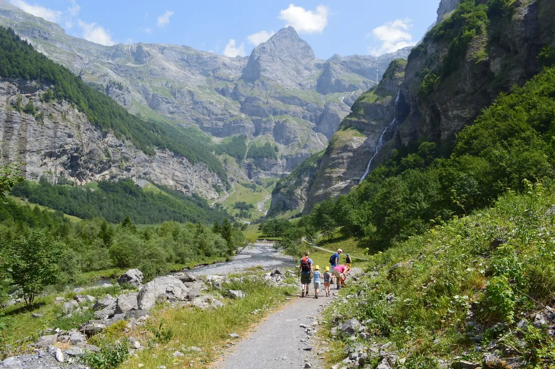 municipal-le-pelly-sixt-fer-a-cheval-pxkmg