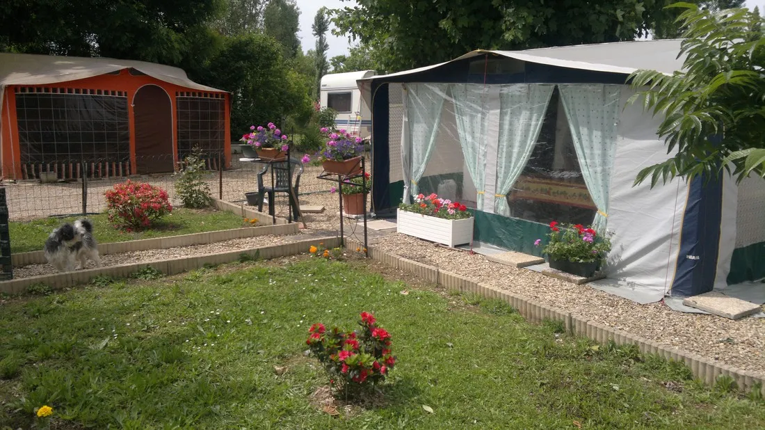 municipal-lile-de-amour-pont-sur-yonne-2yxnf