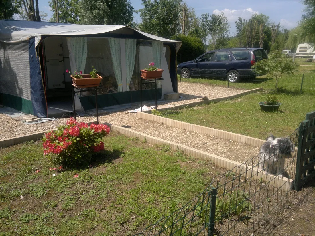 municipal-lile-de-amour-pont-sur-yonne-cwbkj