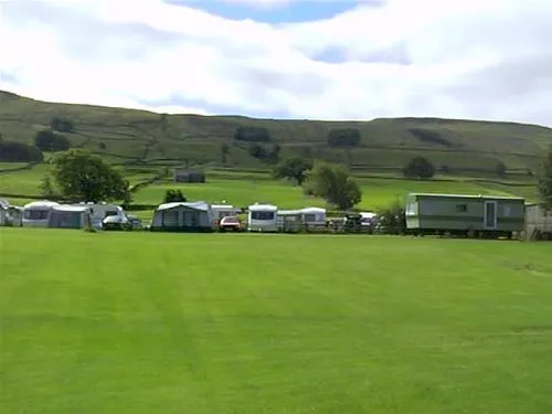 bainbridge-ings-caravan-and-camping-site-hawes-oapyg