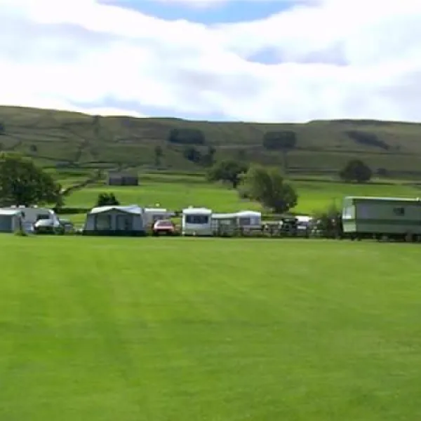bainbridge-ings-caravan-and-camping-site-hawes-oapyg