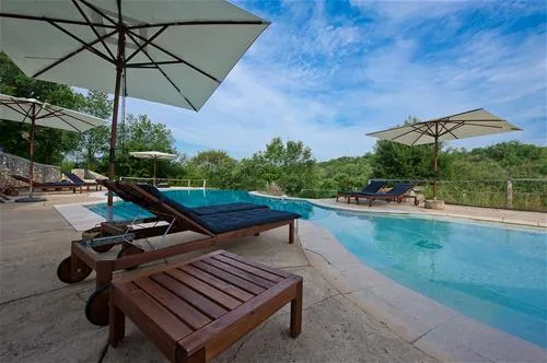 aux-lodges-du-mas-de-nadal-sauliac-sur-cl-odjve