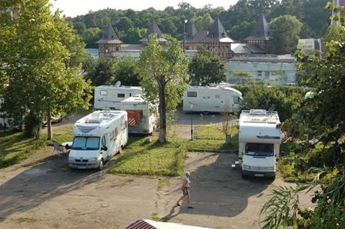 camping-apollo-baile-felix-73ija