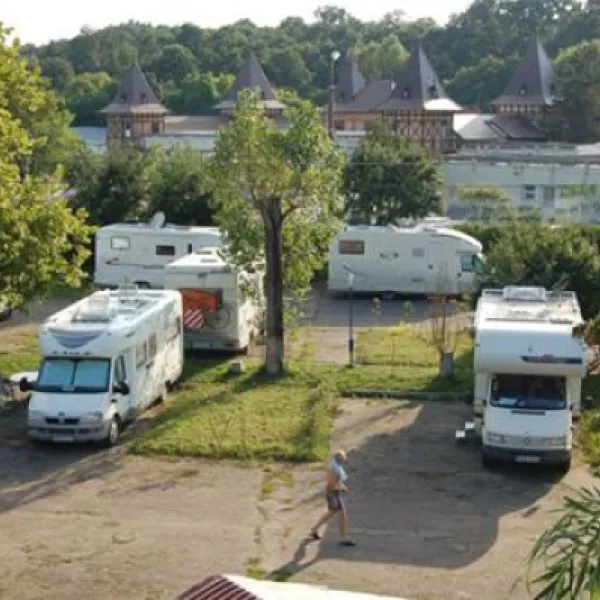 camping-apollo-baile-felix-73ija