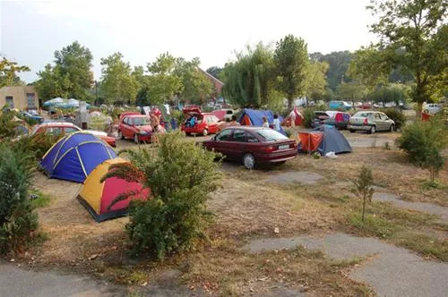 camping-apollo-baile-felix-qb0gt