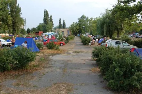 camping-apollo-baile-felix-rfb7x