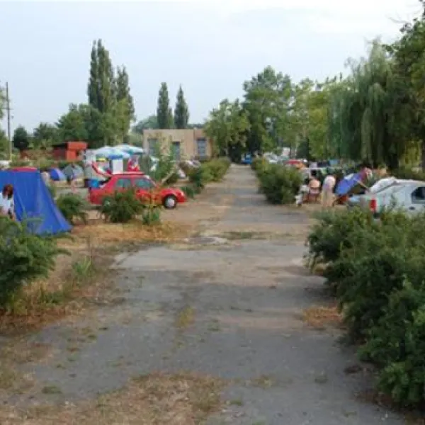 camping-apollo-baile-felix-rfb7x