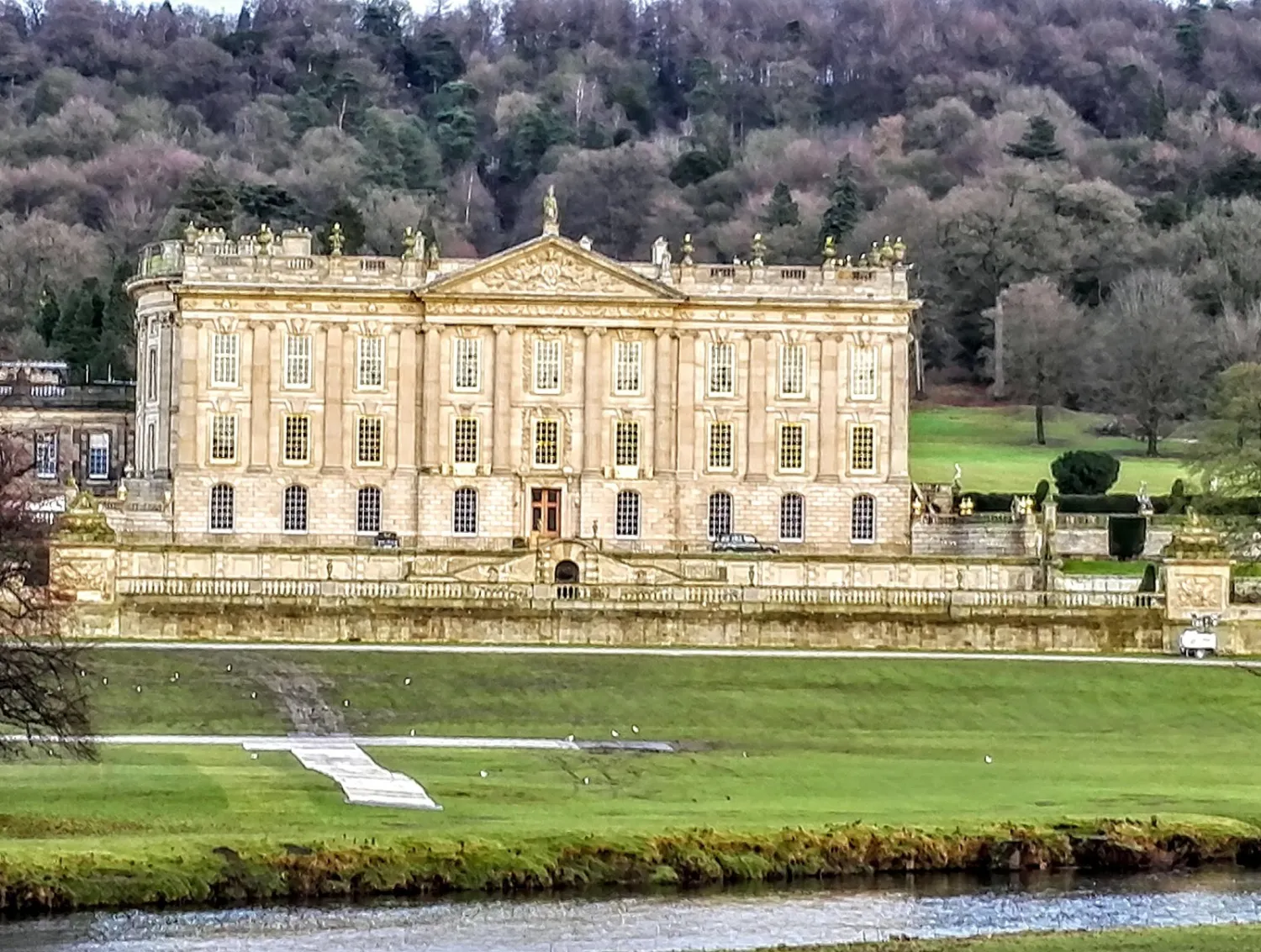 chatsworth-park-caravan-club-site-bakewell-esunc