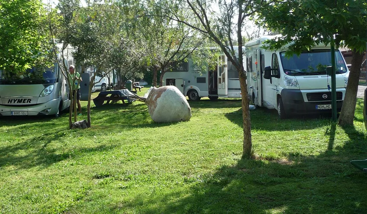 caravan-camping-bergama-yr8pn