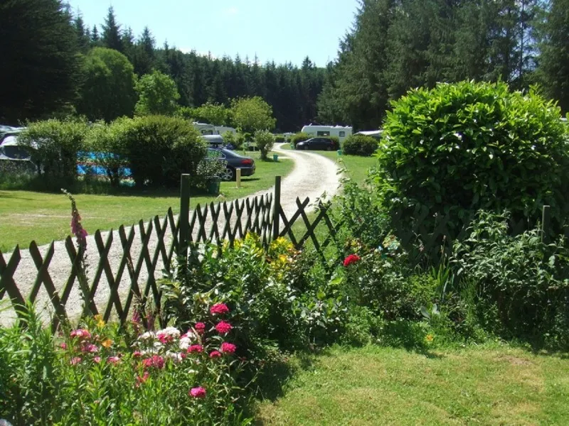la-pointe-camping-saint-coulitz-7xzqg