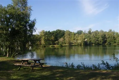 flower-camping-les-etangs-aubigny-sur-nere-auv2t