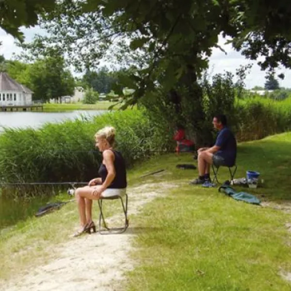 flower-camping-les-etangs-aubigny-sur-nere-d5nuk