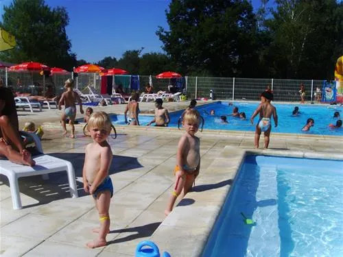 flower-camping-les-etangs-aubigny-sur-nere-h6mkr
