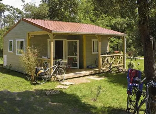 flower-camping-les-etangs-aubigny-sur-nere-hnme5