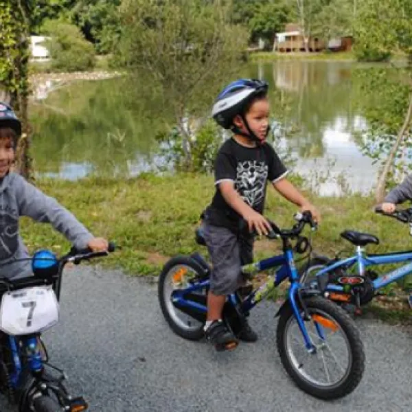 flower-camping-les-etangs-aubigny-sur-nere-loifa