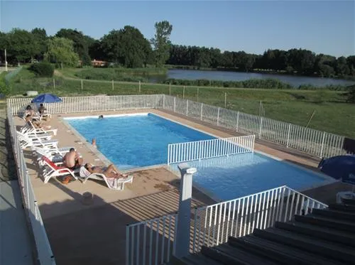flower-camping-les-etangs-aubigny-sur-nere-utmjk