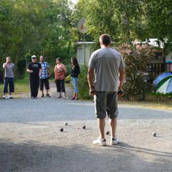 flower-camping-les-etangs-aubigny-sur-nere-x4ij2