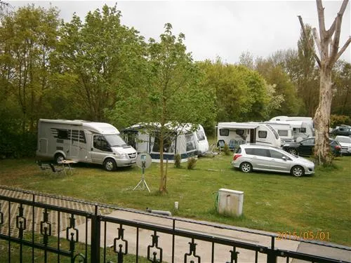camping-schiefer-turm-kitzingenhohenfeld-piupx