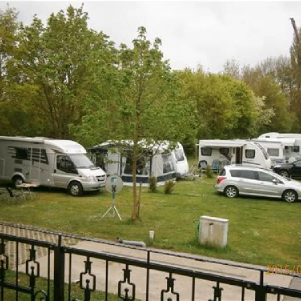 camping-schiefer-turm-kitzingenhohenfeld-piupx