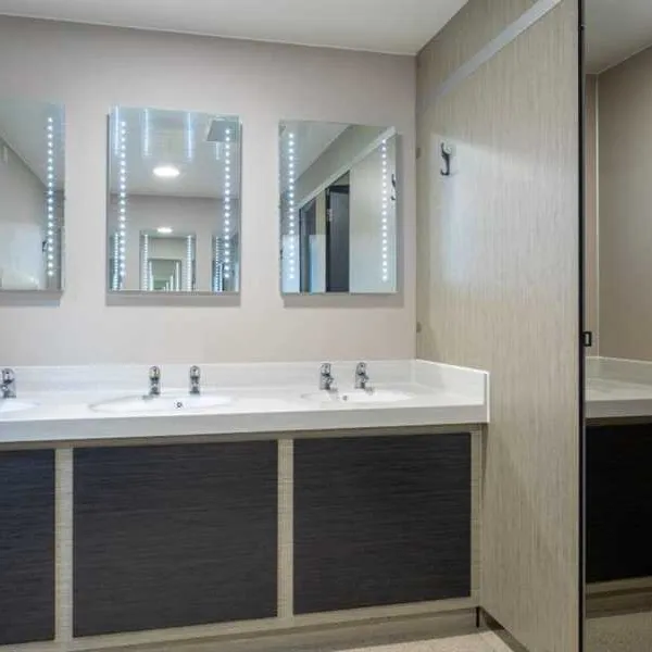 vale-of-pickering-caravan-park-pickering-vinjb