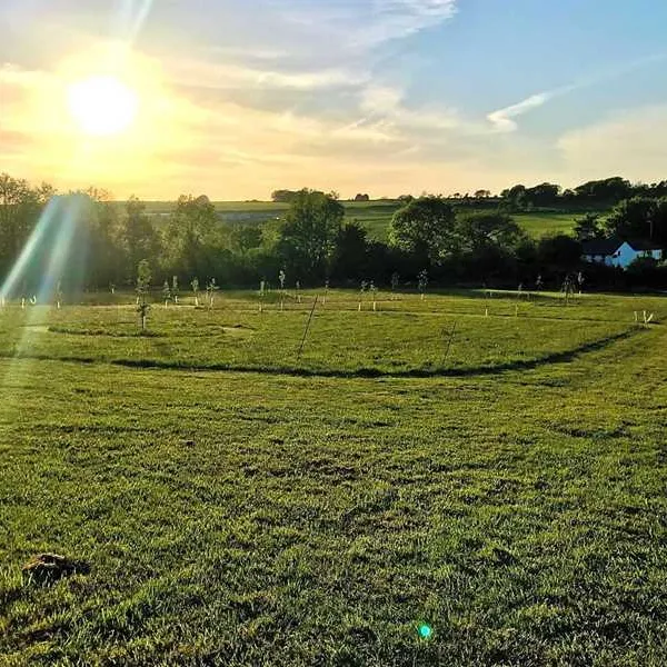 argoed-meadow-camping-caravan-park-newcastle-emlyn-dq04u