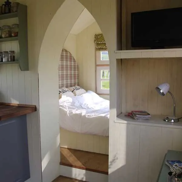 argoed-meadow-camping-caravan-park-newcastle-emlyn-gtrhm
