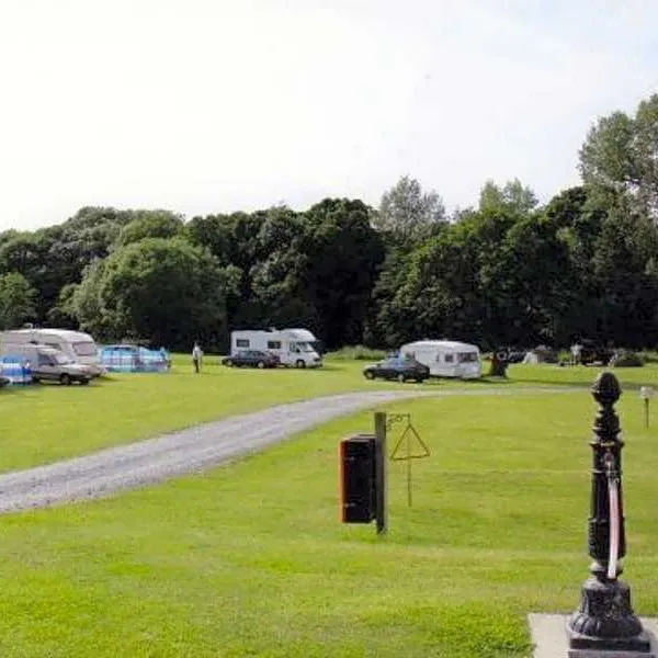 argoed-meadow-camping-caravan-park-newcastle-emlyn-wwqu7