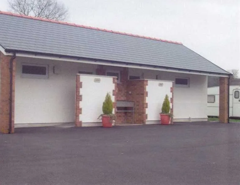 argoed-meadow-camping-caravan-park-newcastle-emlyn-yyvux