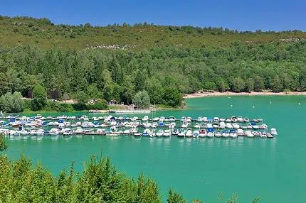 camping-surchauffant-jura-8fc7i