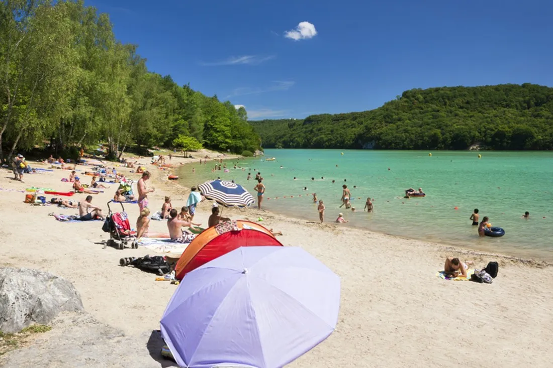 camping-surchauffant-jura-eny2t