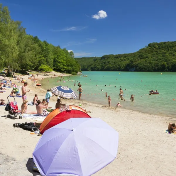 camping-surchauffant-jura-eny2t