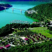camping-surchauffant-jura-fakr5