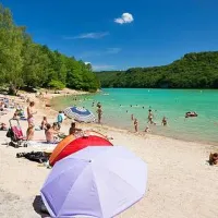 camping-surchauffant-jura-lk7s4