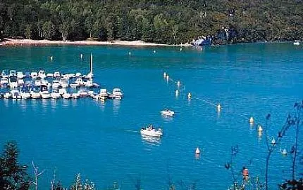 camping-surchauffant-jura-mj4k8