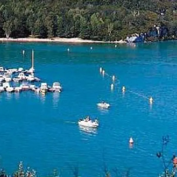 camping-surchauffant-jura-mj4k8