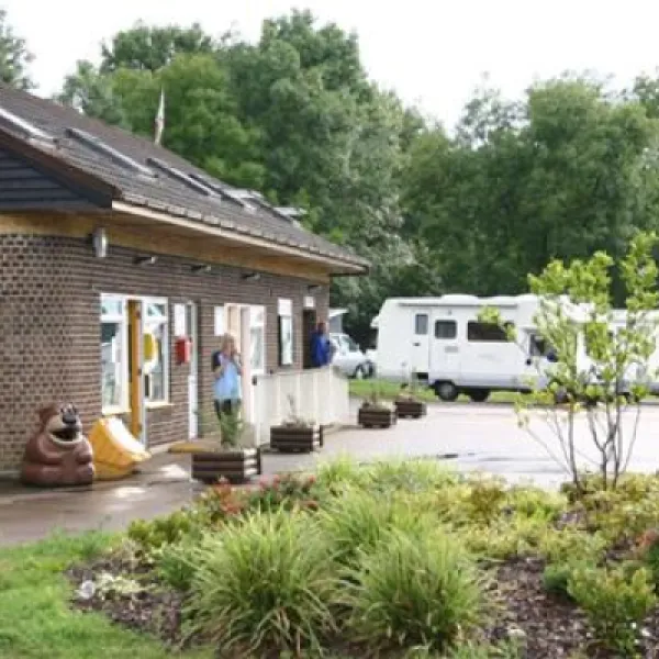 lee-valley-leisure-centre-camping-and-caravan-park-london-42dzx