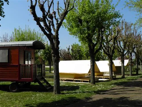 camping-municipal-la-saulaie-la-charite-sur-loire-cjuih