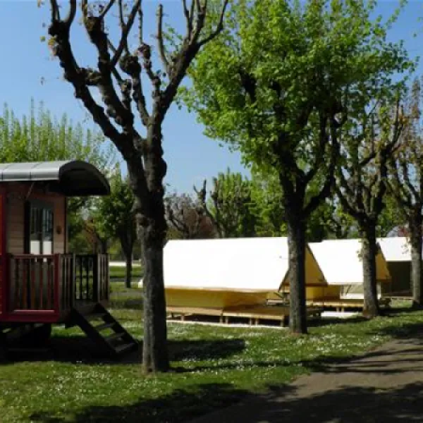 camping-municipal-la-saulaie-la-charite-sur-loire-cjuih