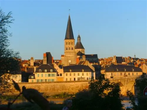 camping-municipal-la-saulaie-la-charite-sur-loire-fcpde
