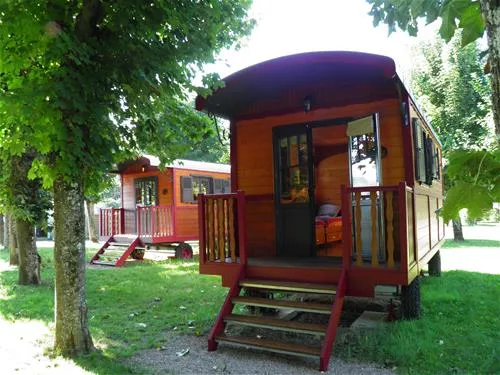 camping-municipal-la-saulaie-la-charite-sur-loire-lmg63