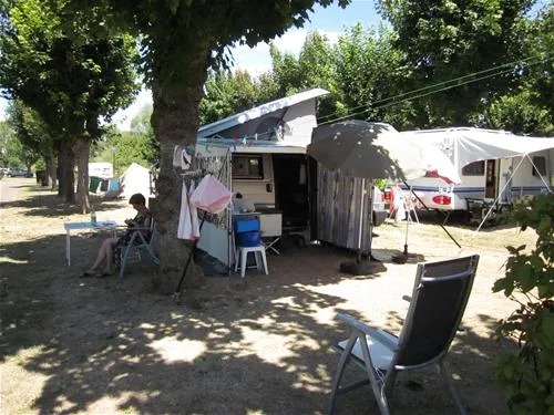 camping-municipal-la-saulaie-la-charite-sur-loire-whhfs