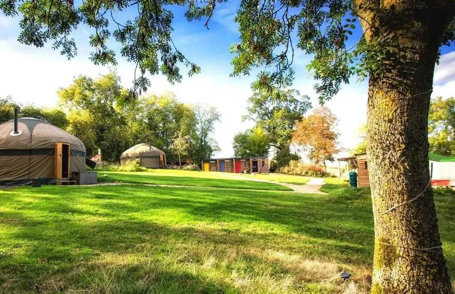 campden-yurts-chipping-campden-kh8j6
