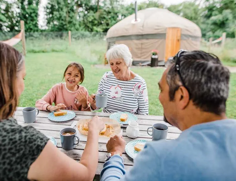 campden-yurts-chipping-campden-q3jqc