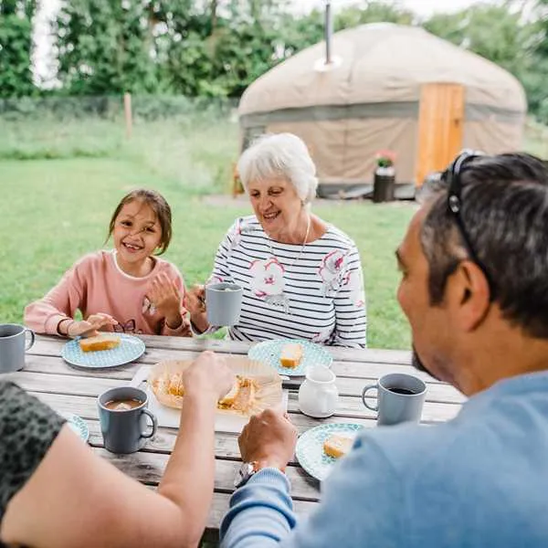 campden-yurts-chipping-campden-q3jqc