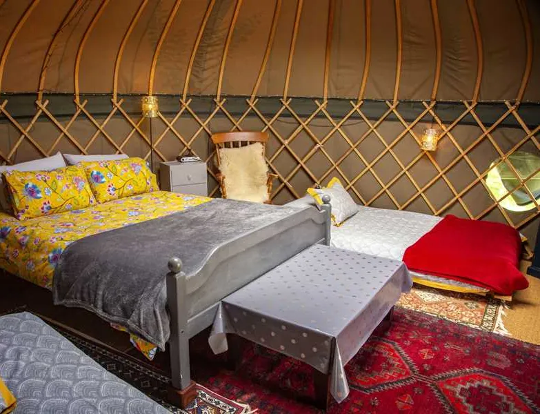 campden-yurts-chipping-campden-xh2k3